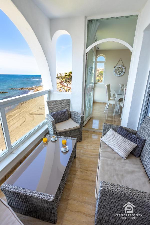 Apartment Aguamarina On The Beach Front Málaga Extérieur photo